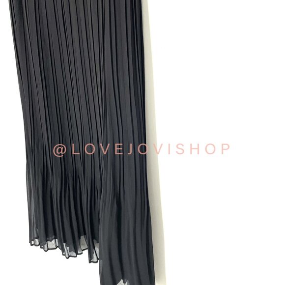 Feminine | NWT! Curvy 5X Torrid Deep Black Pleated Tea Length Chiffon | Classic - Picture 5 of 10